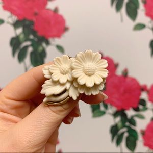 Vintage Celluloid/Lucite Flower Brooch